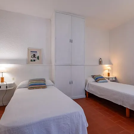 Sr-16 Sa Riera 6 Pax * Begur